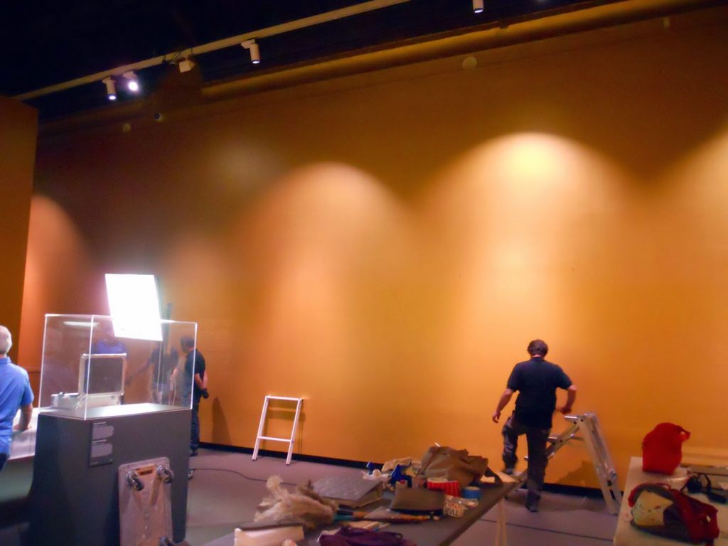 The last vestiges of the exhibition The Greek of Toledo being deinstalled at the Museo Santa Cruz. The last vestiges of the exhibition The Greek of Toledo being deinstalled at the Museo Santa Cruz.
